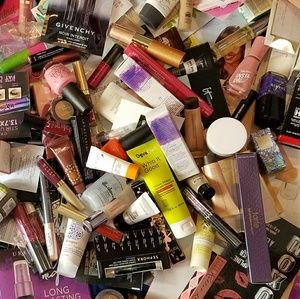 ALL NEW ITEMS 20 PIECE MYSTERY BEAUTY SAMPLE BOX